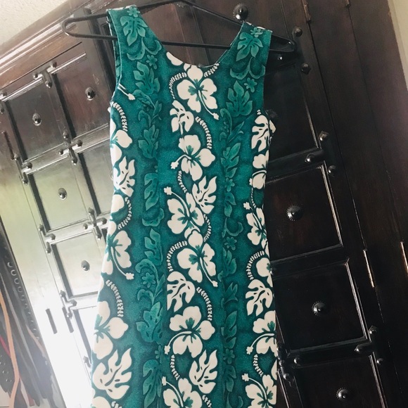 Ky’s Hawaiian green/white vintage mini dress - Picture 1 of 3